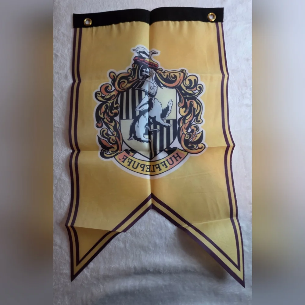 Hufflepuff House Banner - Yellow and Black Crest